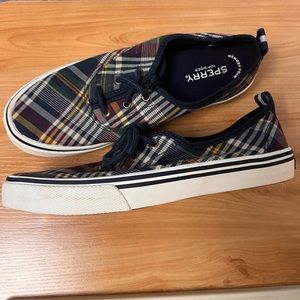 Sperry size 8 plaid sneaker